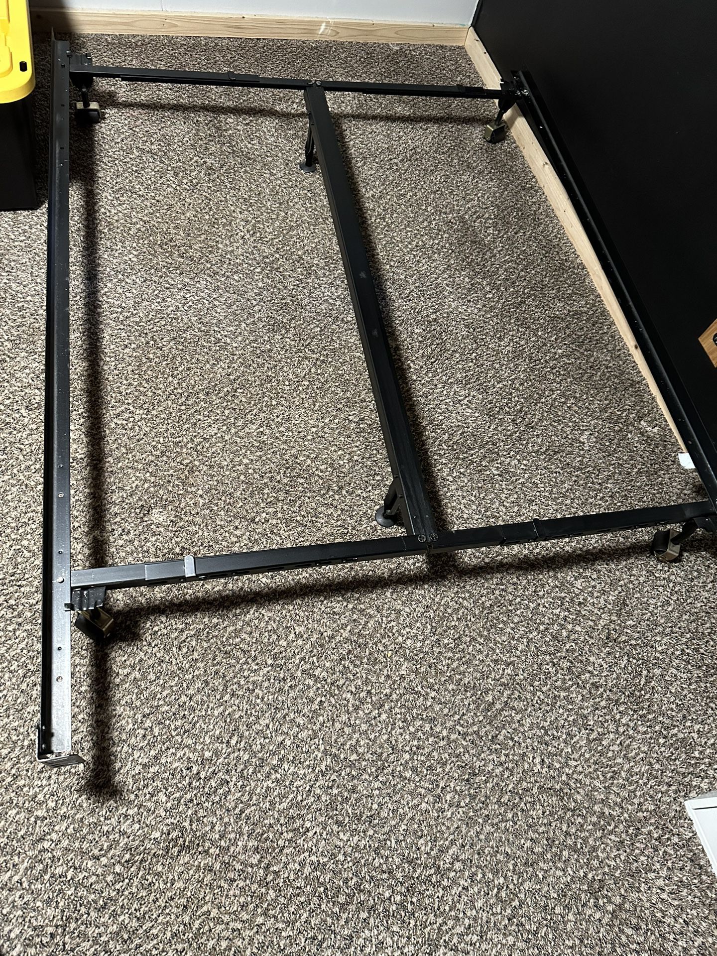 Adjustable To King Metal Bed frame 