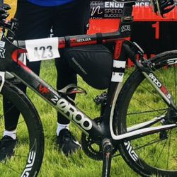 Carbon triathlon bike