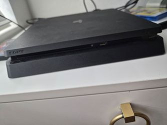 Playstation 4 Slim