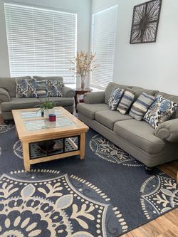 Couch set
