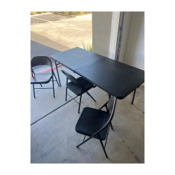 Foldable table & chairs 