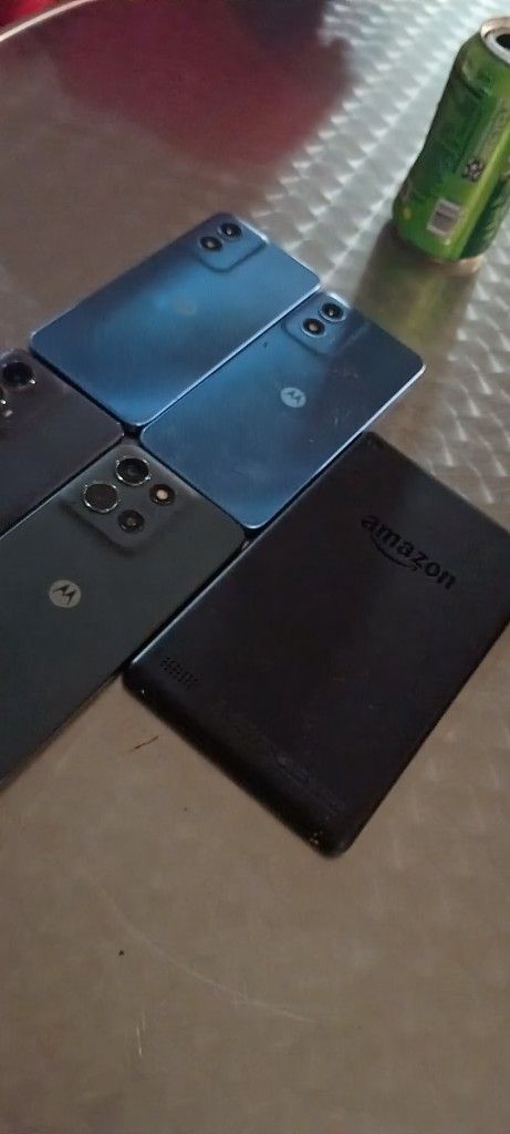4 Locked Androids 1 Locked Tab