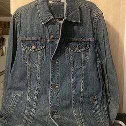 MENS JEAN JACKETS 50 DIFFERENT SIZES ….. ALL OF THEM FOR $200