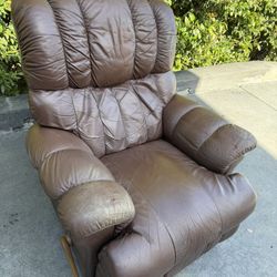 Leather Lazyboy Recliner