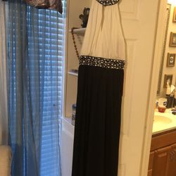 New Black and white dress size small