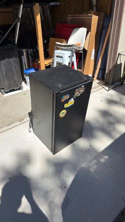 Mini fridge