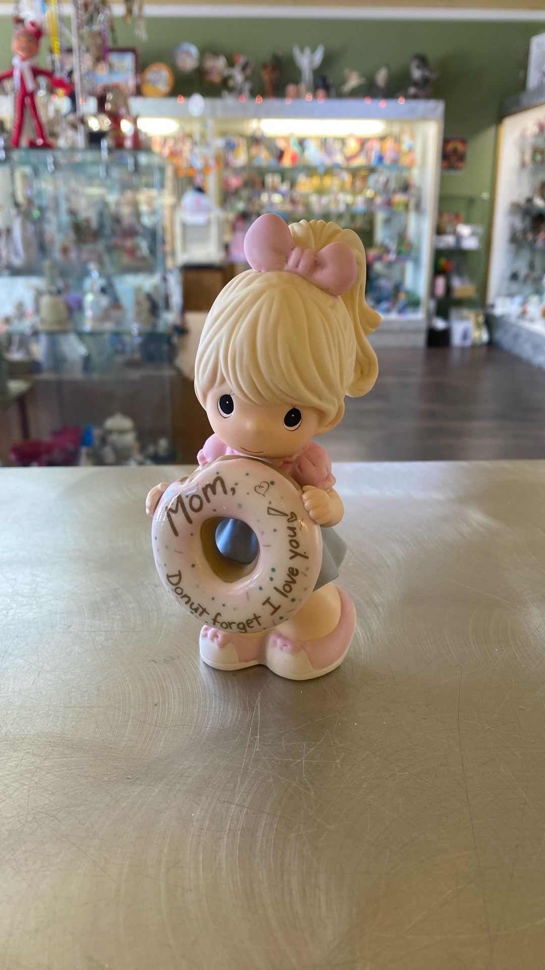 Precious Moments Mom, Donut Forget I Love You Figurine