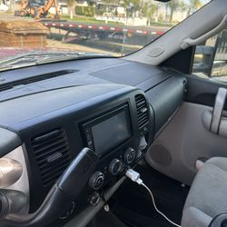 Todo Le Trabaja Bien 