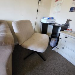 Whit offce type chair