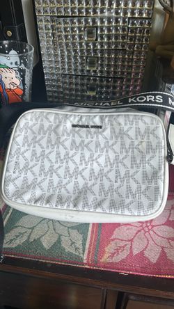 Like new small Michael Kors, Crossbody