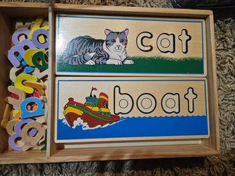 Melissa & Doug See & Spell Wodden Spelling Board 