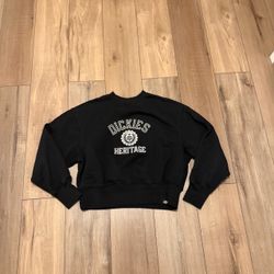 Dickies Oxford Crest Embroidered Graphic Fleece Crew Neck Pullover Sweater