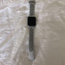 I Watch 3 Nike 42 mm Gps And Cellular Capable