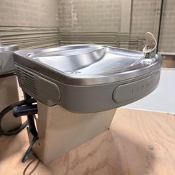 ELKAY® EZS8L WALL MOUNT REFRIGERATED WATER COOLER, NON-FILTERED, LIGHT GRAY GRANITE