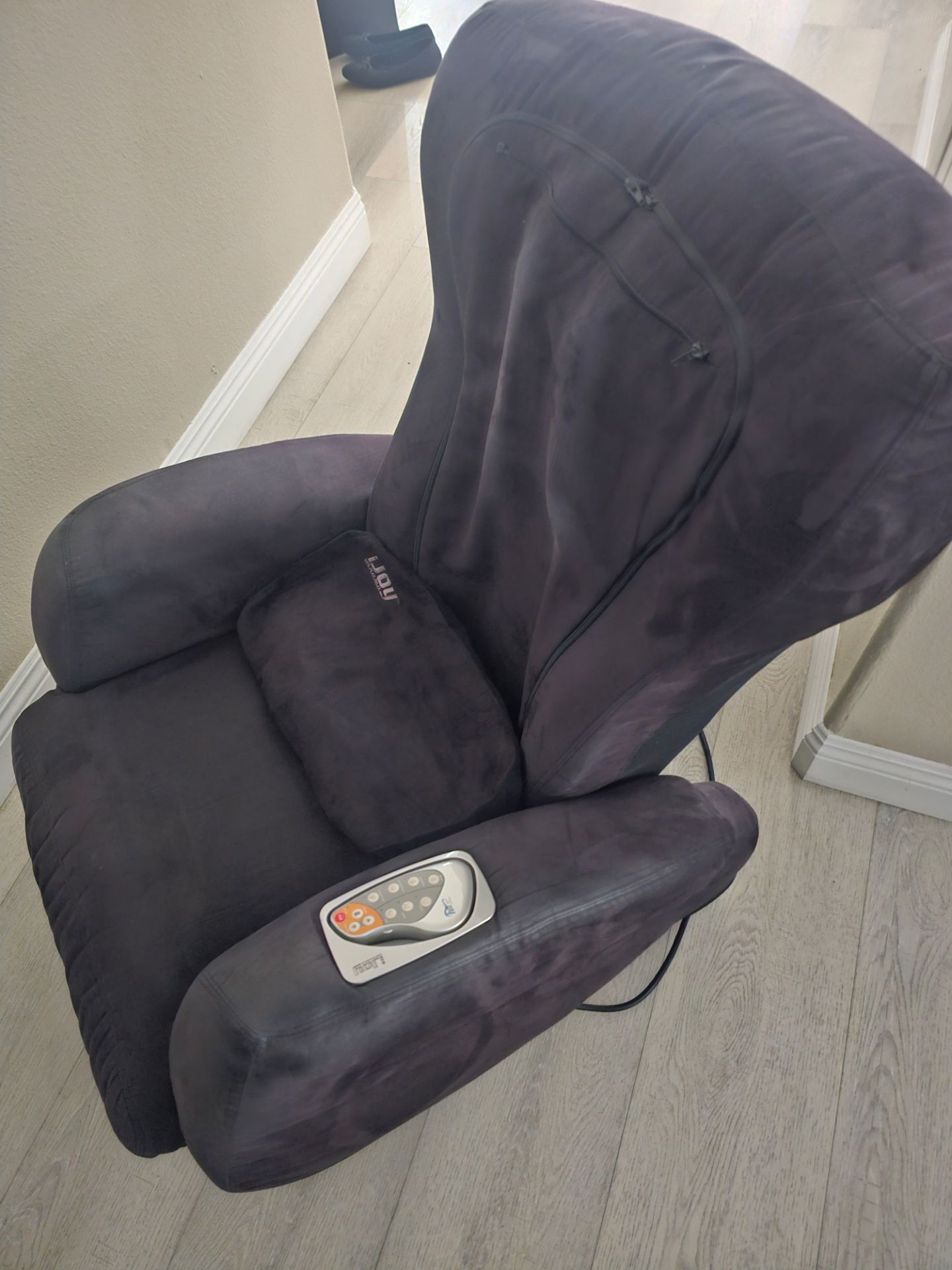 IJOY Massage Chair