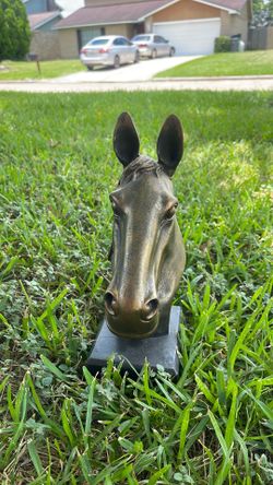 Horse statue