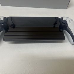 Play Station 5 pro portable