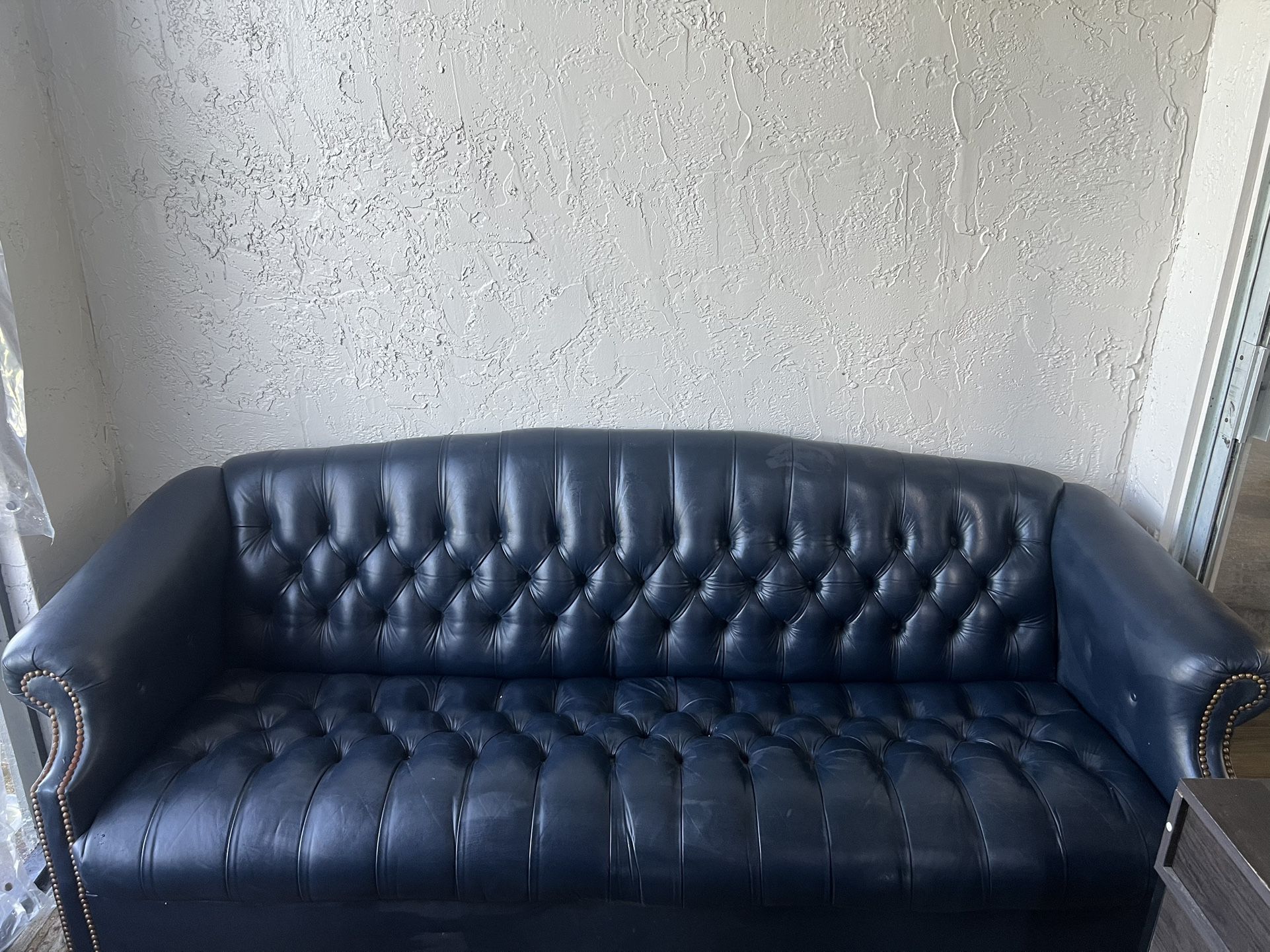 Navy Blue Tufted Leather Sofa – Classic Style