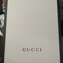 gucci sneakers/shoes