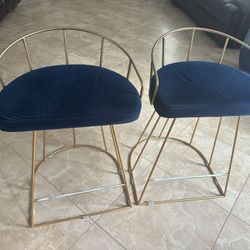 2 Counter Stools 