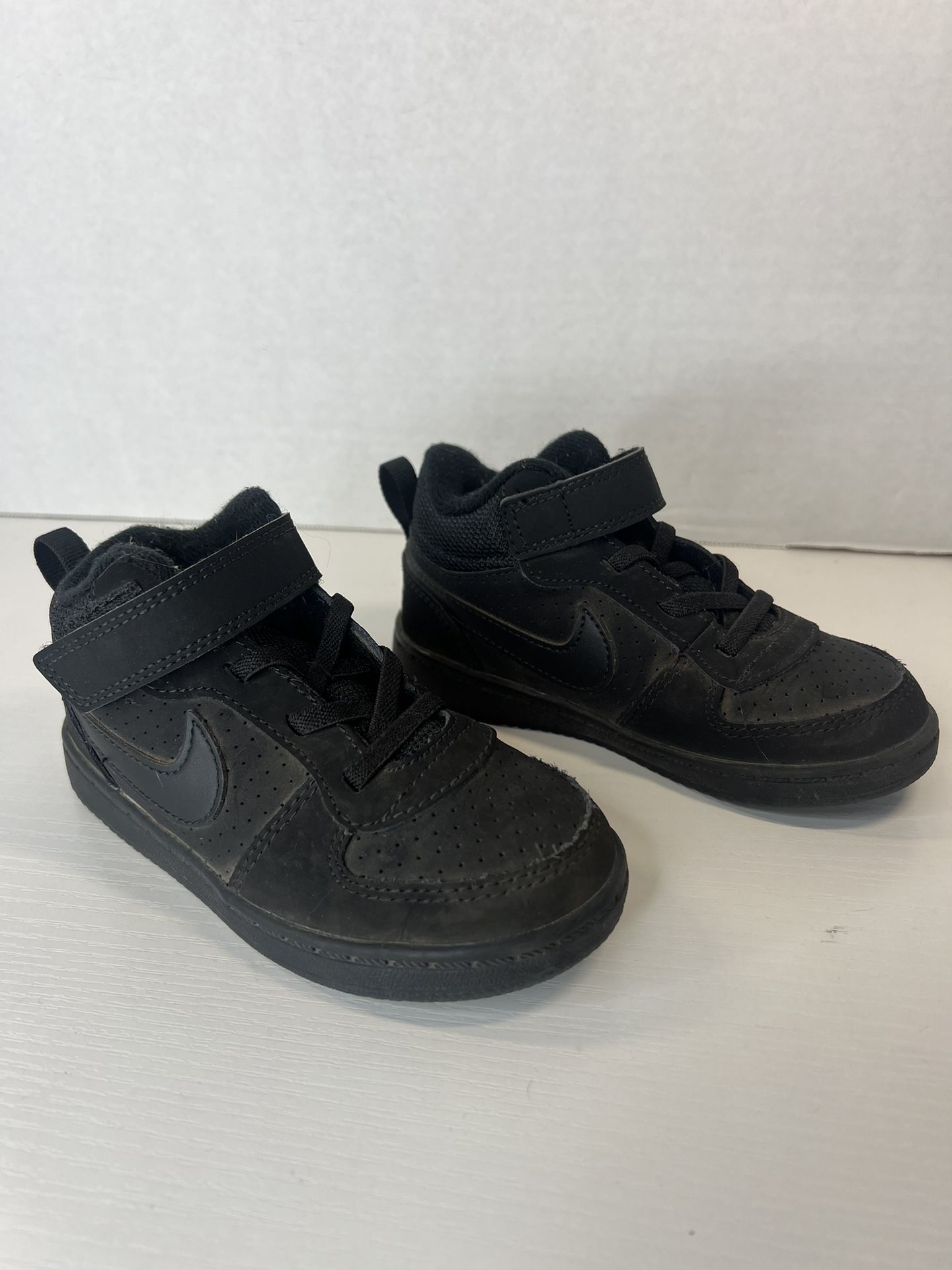 Nike Kids Basketball Shoes Size 9C