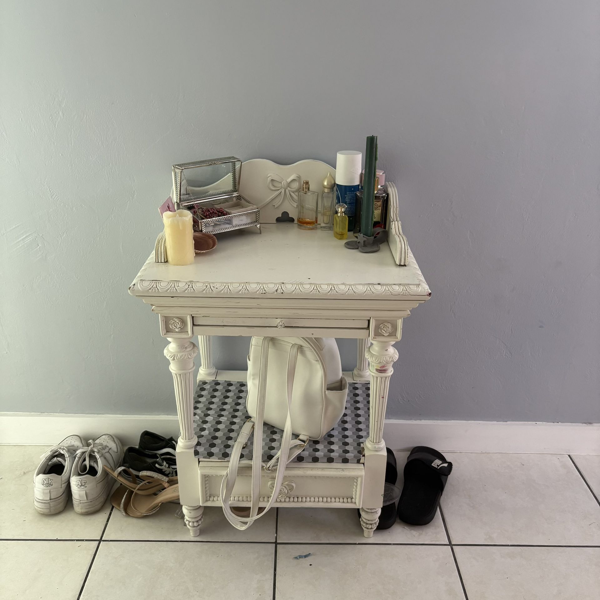 Disney Original Writing Table Rooms To Go Desk