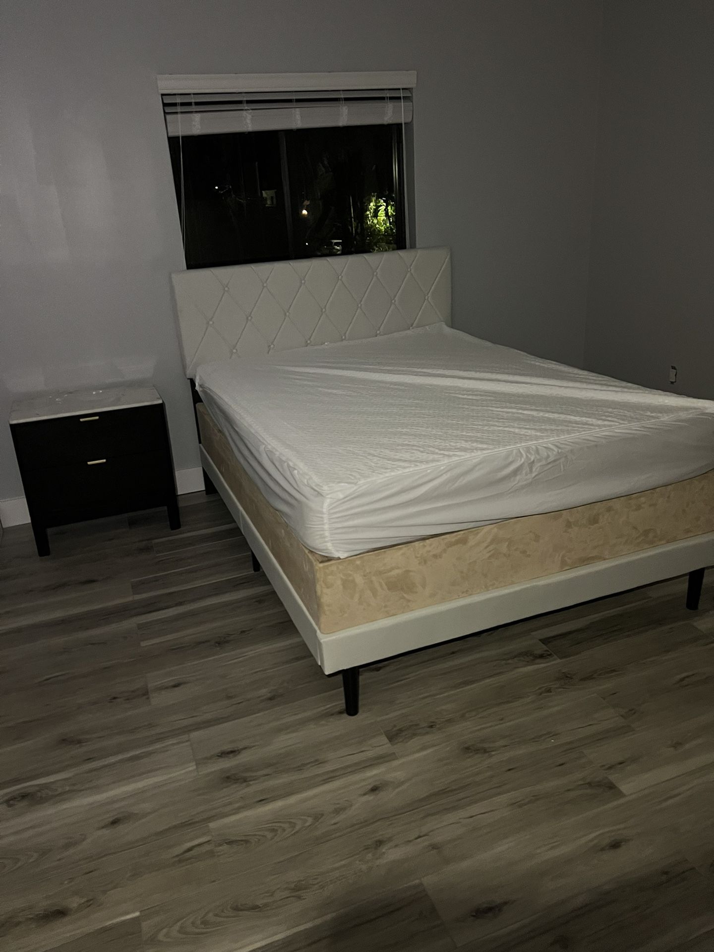 Tempur Pedic Queen Boxspring for Sale in Miami, FL OfferUp