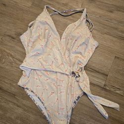 Cupshe Women's Halter Neck Swimsuit Size Medium 