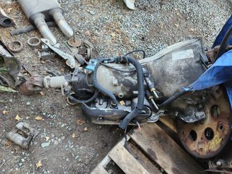 Parts 98 silverado  transmission  2wd works 4l60e