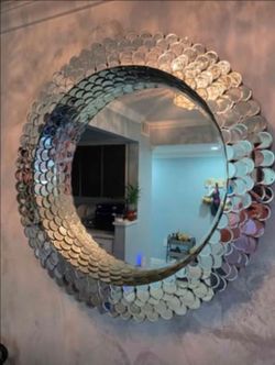 Howard Elliot "Ariel" Round Decorative Mirror - LIKE NEW (Retails $748)