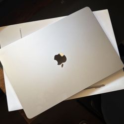 Macbook Air M4  15” Inch 24GB Memory 215GB Storage