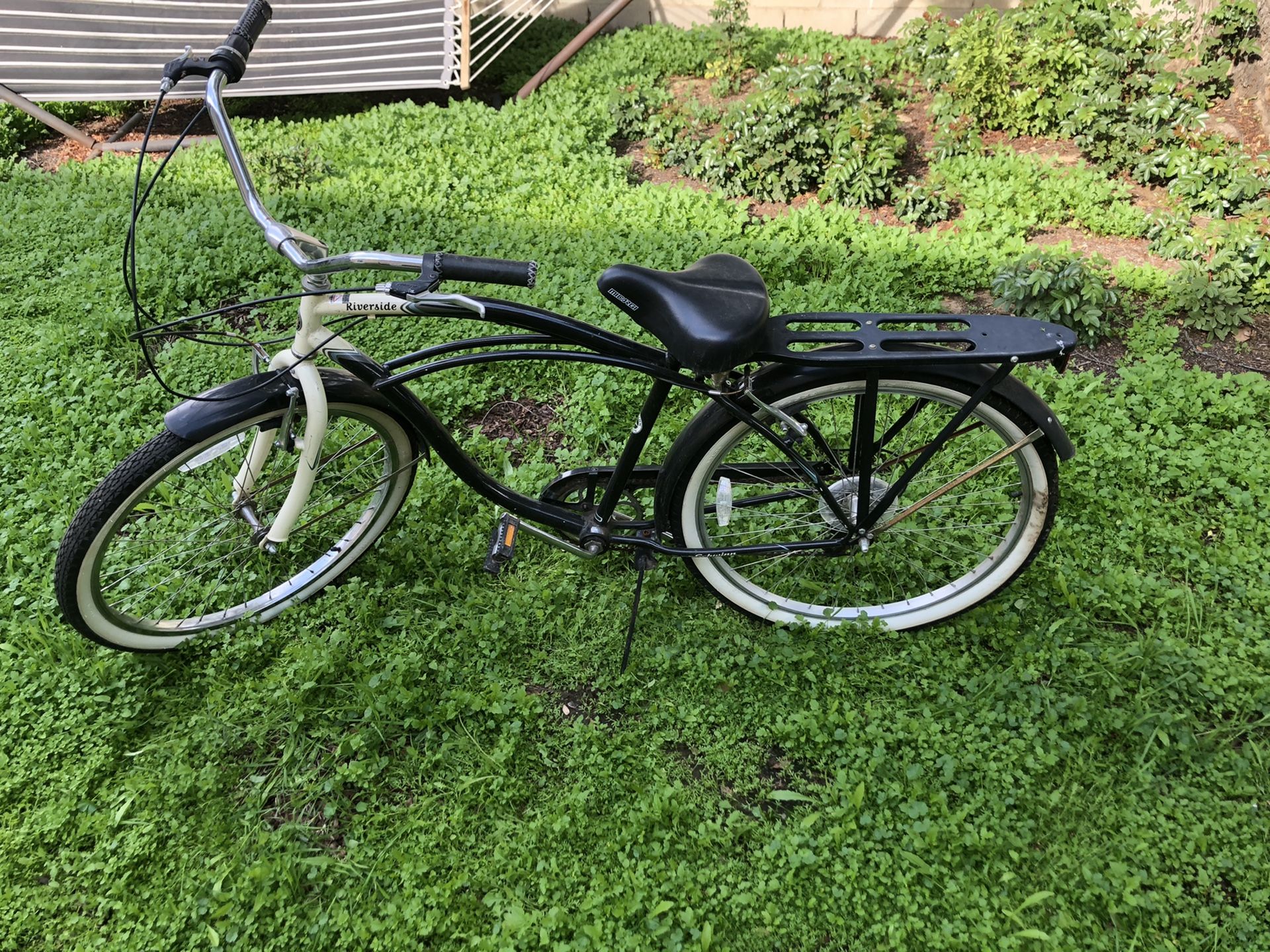 Schwinn cruiser bike