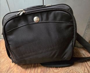 Laptop  Dell/ case