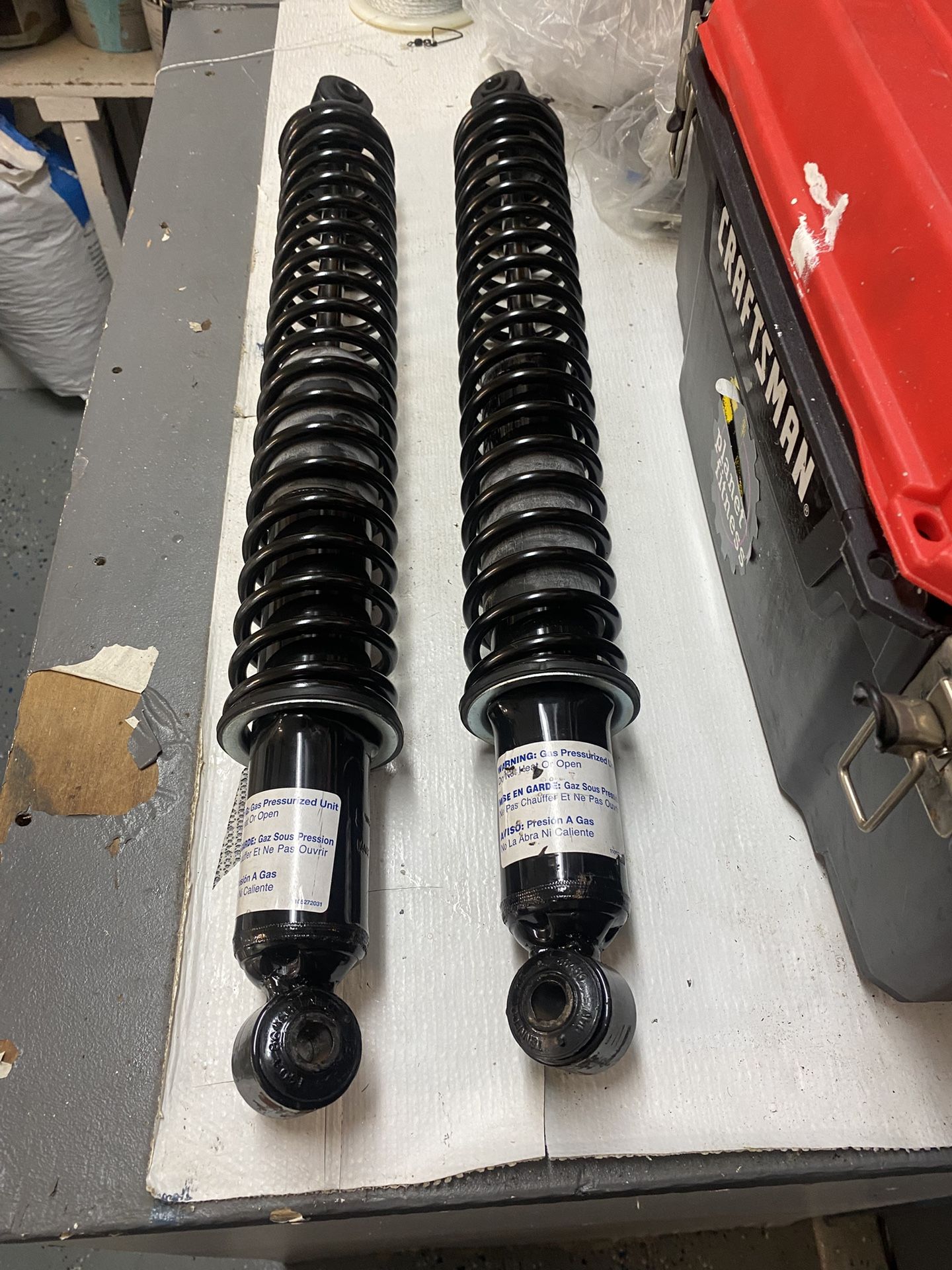 Rear Shocks For Wk1 Jeep Grand Cherokee