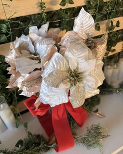  Christmas Flower Bouquet In Glass Vase And Now