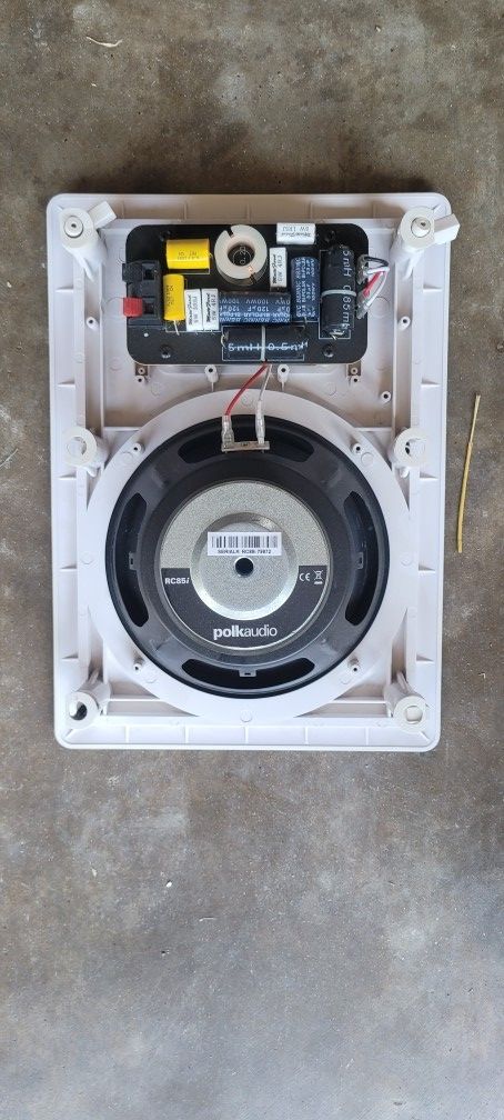 4 SPEAKERS - POLK AUDIO