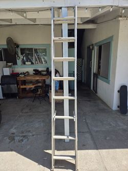 Tall Aluminum Extension Ladder – Two-Section Sliding Ladder $60 OBO