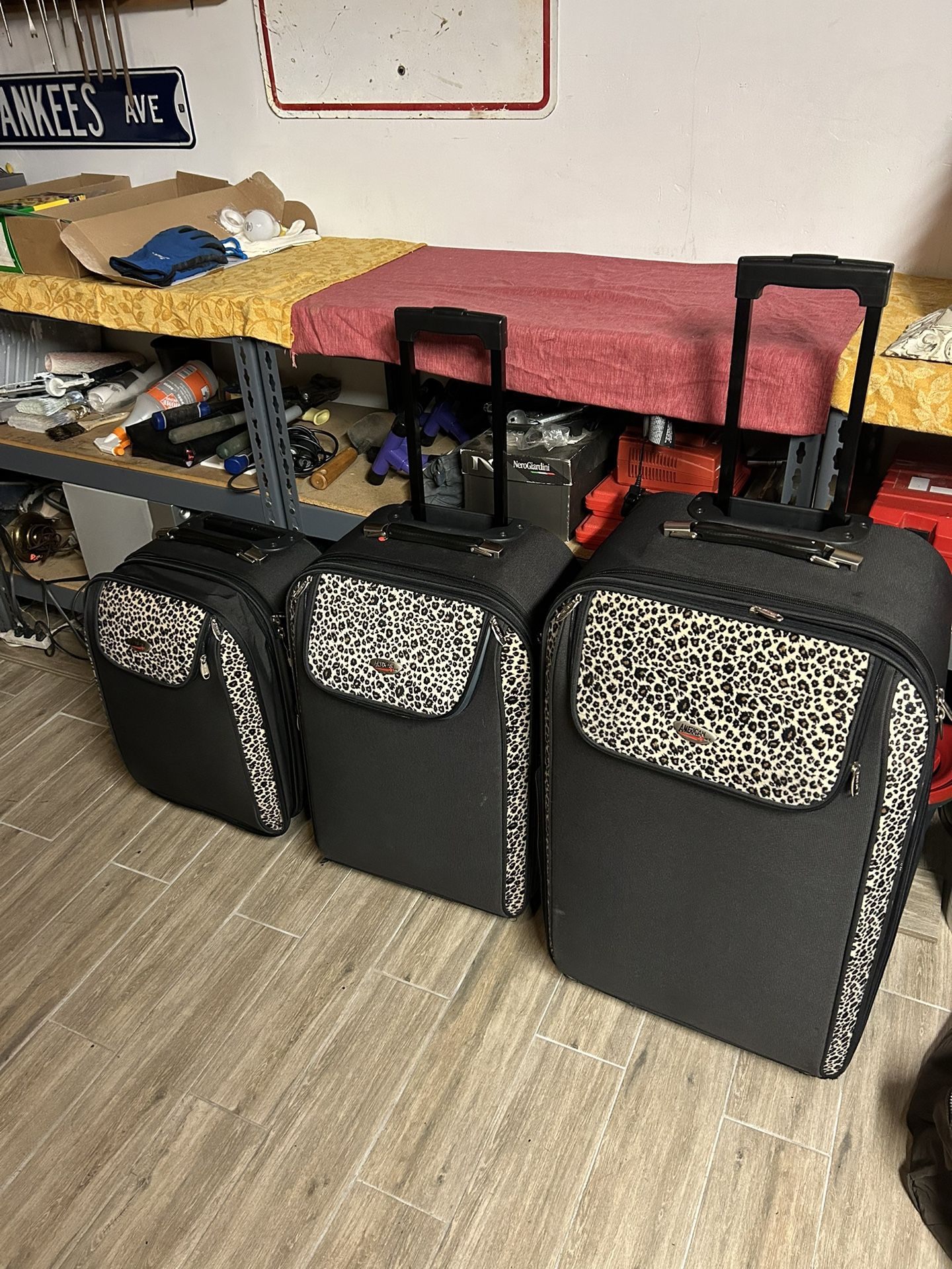 American Uni Luggage Set
