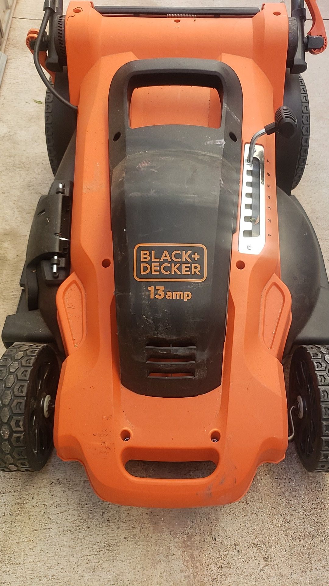 Black decker 13 amp electric lawnmower