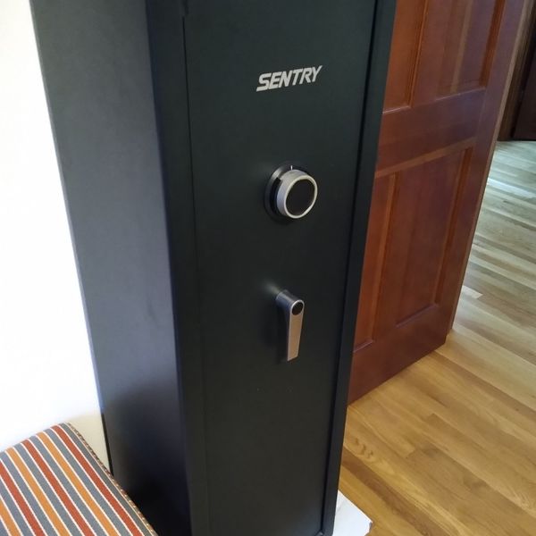 Sentry 10 Gun Combination Safe Sale Pending for Sale in Woodinville, WA OfferUp