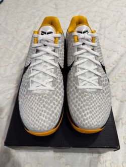 Kobe 6 protro white del sol size 9.5