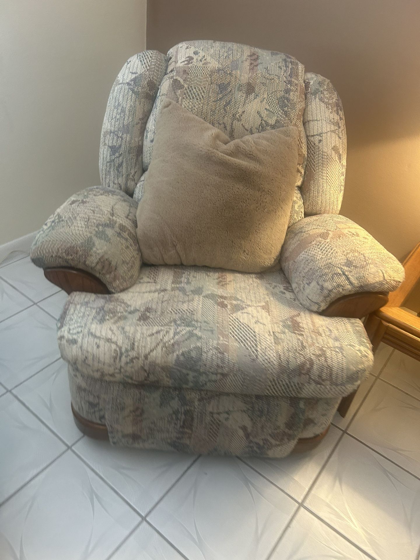 2 180 Reclinable Chair