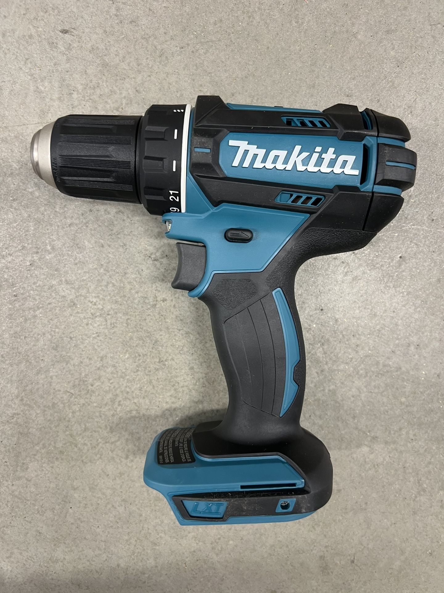 Makita 18V LXT Lithium-Ion 1/2 in. Cordless Driver-Drill (Tool-Only