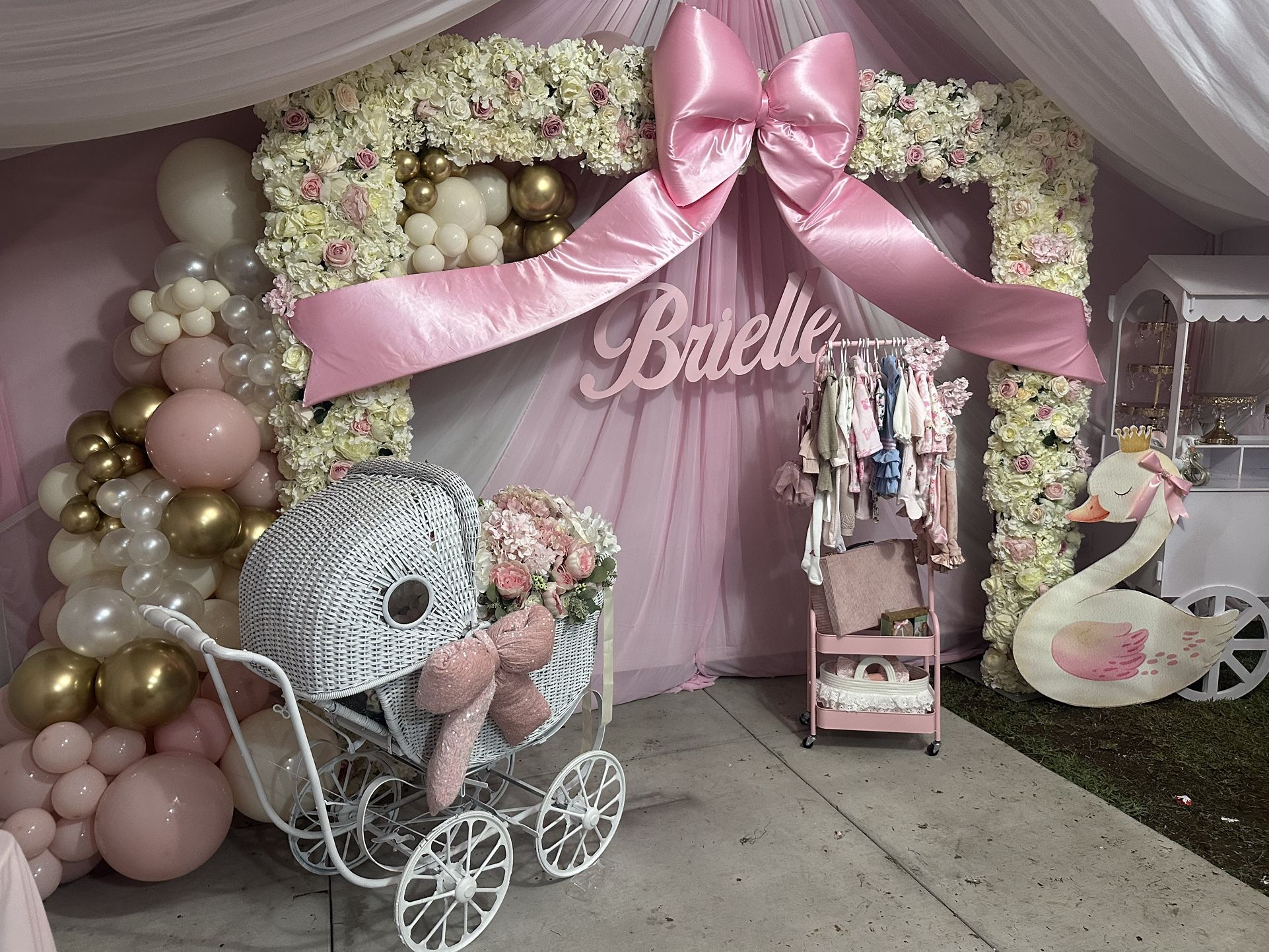 Large white Baby Carriage And swan Decorations For Baby Shower  