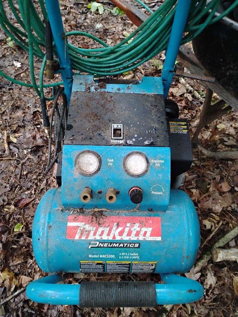  Makita MAC5200 3.0 HP Big Bore Air Compressor. 