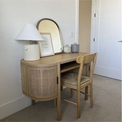 Heart And Hand Magnolia Desk And Matching Chair