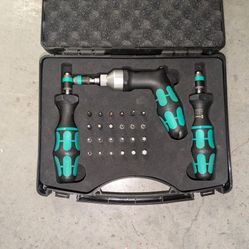 Torque Screwdriver 0.3-6.0 Nm and Bit Set, 27-Piece
