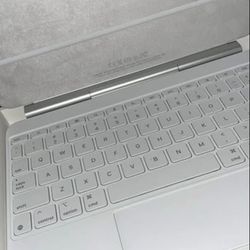 Magic Keyboard ( Never Used) 