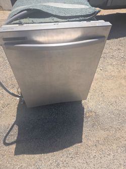 Dish washer
