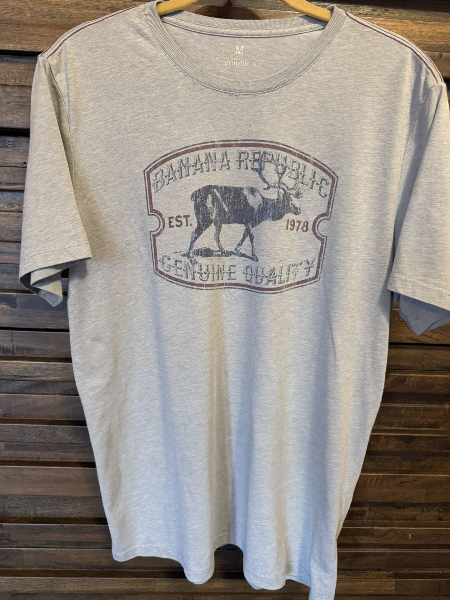 Banana Republic Mens Shirt Medium Moose T-shirt Graphic Tee Genuine Quality Gray